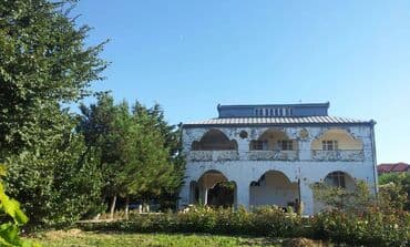 heyət evi: 8 otaq, 220 kv. m, Orta təmir — 26