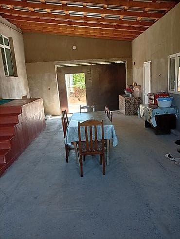bayılda ev: Satılır: İsmayıllı rayon uştal kənd rayonla mesafə 17 km - Yerden — 4