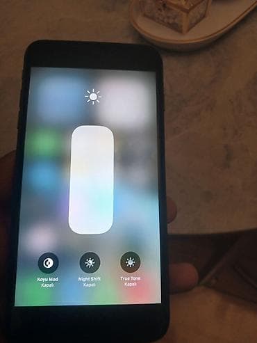 iphon 5: IPhone 8 Plus, Qara, Barmaq izi — 2