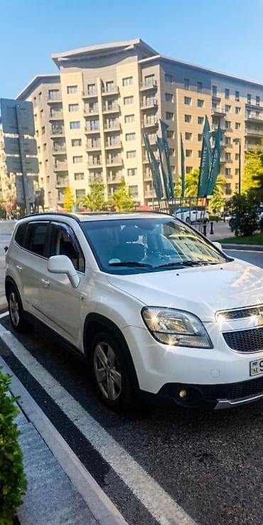 chevrolet salon: Chevrolet Orlando: 1.8 l | 2012 il 146000 km Ofrouder/SUV — 6