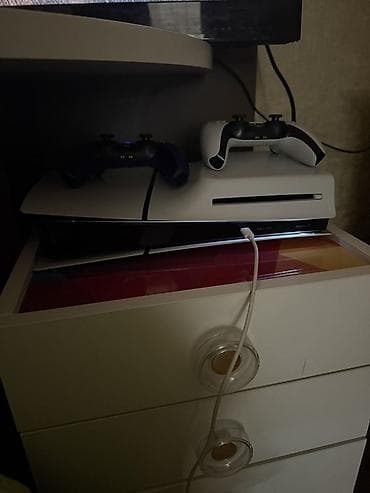 akkumulyator satisi: Ps5 Slim Üzerinde 2 dene pult Verilir Tecili Satılır Heç Bir Problemi — 1