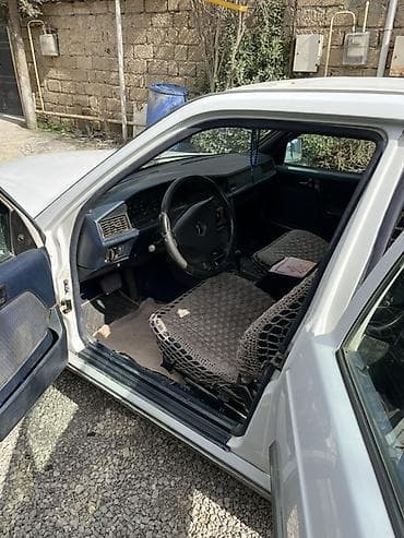 mercedes c: Mercedes-Benz 190 (W201): 2 l | Sedan — 9