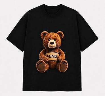 futbol corabı: Unisex qısaqol T‑shirt – FENDI ayı printi - Rənglər: ağ və qara - Ön — 3