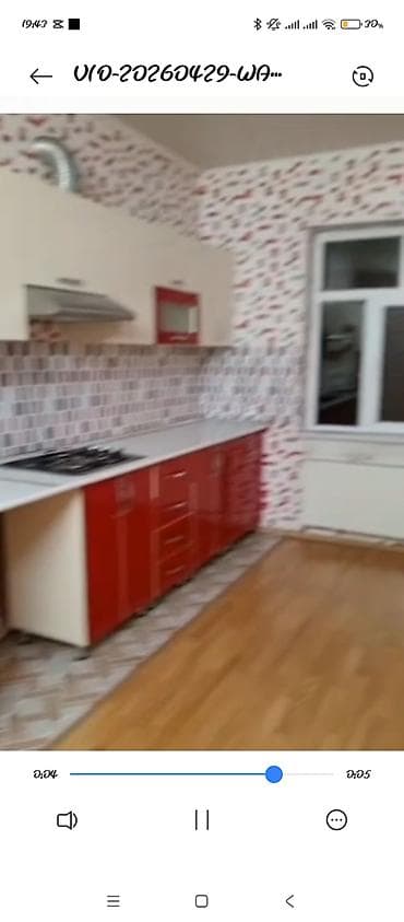 Qırmızı-ağ rəngdə mətbəx mebeli dəsti - Üst və alt dolablar: parlaq