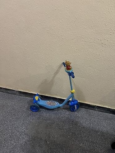 Uşaq skateri – 3 təkərli, mavi rəngdə - Kiçik uşaqlar üçün sabit və — 2