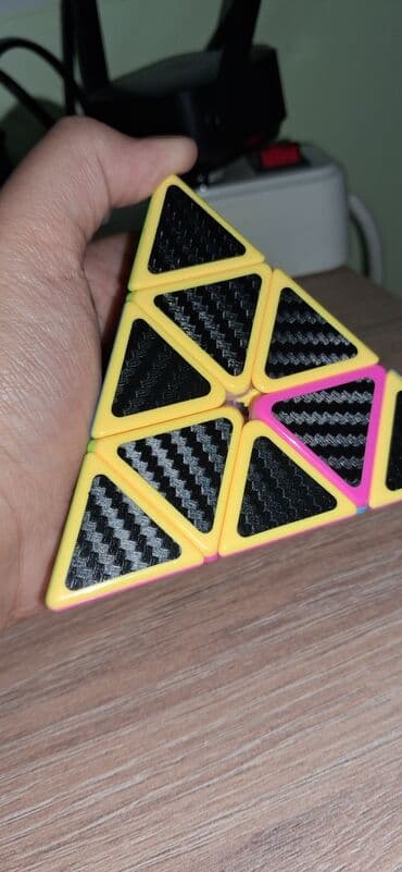 Yolka işıqları: Piraminx (piramida şəklində rubik tipli) bulmacası - Forma — 2