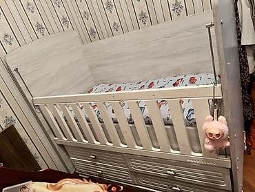 Oğlan və qız üçün, Yeni, Dördbucaq, Beşik, Matras ilə, Yellənmə mexanizmsiz