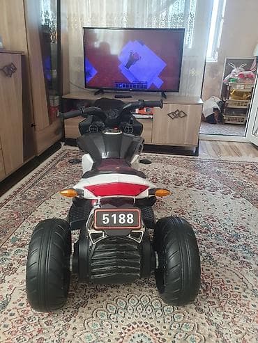 maşın üçün apteçka: Uşaq üçün elektrikli üçtəkərli motosiklet musiqili uizbisi flaşka yeri — 3