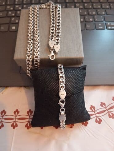 Dəstə daxildir: Bilərzik, Boyunbağı, Gümüş, 925 Əyar, 80 g