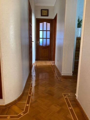 qobuda kirayə evlər: Badamdarda 2mertebeli binanın 2-cu mərtəbəsində yerləşən ümumi sahəsi — 8