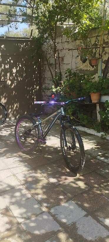 velosiped kameri: Velosipedin hec bir proplemi yoxdur sadece amartizatirun qapağı yoxdur — 2