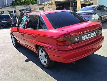 opel kolpak: Opel Astra: 1.6 l | 1996 il 253555 km Sedan — 2