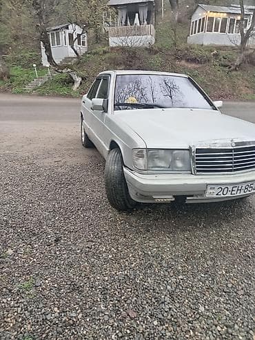 diffuser satisi: Mercedes-Benz 190 (W201): 2 l | 1990 il Sedan — 5