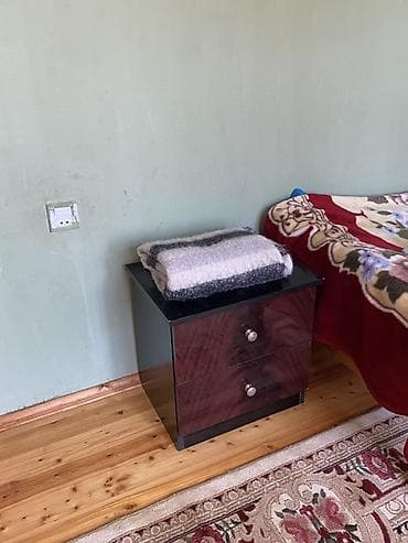 demir agac: Klassik üslubda yataq otağı mebel dəsti Tərkibi: - 2 ədəd tumbə: tünd — 6