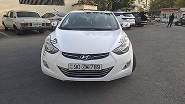led panel: Hyundai Elantra sedan – ağ rəng, 4 qapı, AZ dövlət nömrə nişanı ilə — 1