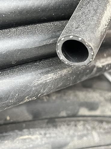 Qara rəngli elastik boru/şlanq rulonları Məhsul təsviri: - Material