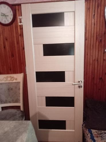 2107 qapi: İç qapı – modern dizayn 2m × 80sm - Model: Dekorativ şüşə panellərlə — 2