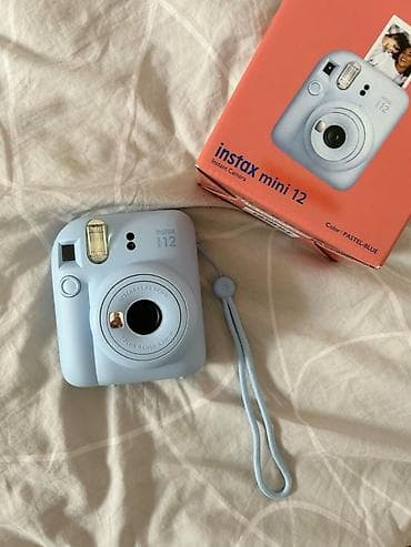 Fujifilm Instax Mini 12 – pastel mavi rəngdə instant fotoaparat