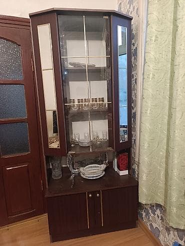 Güzgülü bufet satılır 50 manata istəyən olsa müraciət etsin lalafo.az -da Güzgülü bufet satılır 50 manata istəyən olsa müraciət etsin