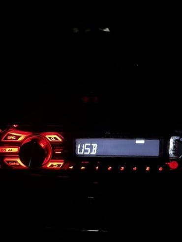 авто: Pioneer DEH-1550UB avtomobil maqnitolası maşınım üstdə gəlib yaxşı — 5