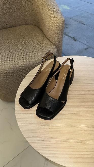ağ sabolar: Qadın dəri sandal – CASOFONY - Model: açıq burunlu, kvadrat formalı — 3