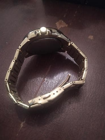 elektron divar saat: Shexsi saatlarimdi azda olsa ishdetmishem. Amma artix taxmadigima gore — 2