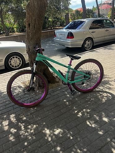 Dirt/Street stilində tək sürətli velosiped - Çərçivə: Alüminium