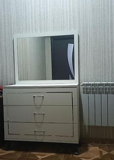 Yataq otağı mebel dəsti Tərkibi: - İkinefərlik çarpayı (başlıqda