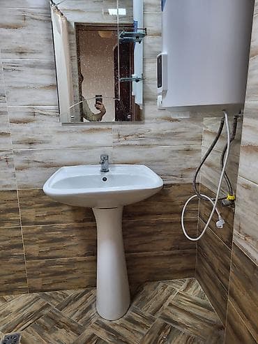 Hamam otagi ucun tülpan
kran
guzgu
dest seklinde satilir
Qara Qarayev — 2