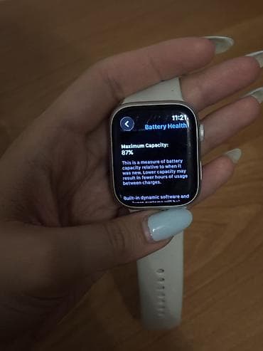 Smart saatlar: Apple Watch 8 series 46 mm – kvadrat ekranlı, açıq rəngli silikon — 5