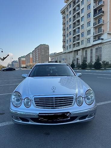 Mercedes-Benz E 320: 3.2 l | Sedan