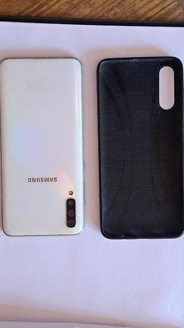 samsung c: Samsung Galaxy A70, 128 GB, rəng - Ağ — 5