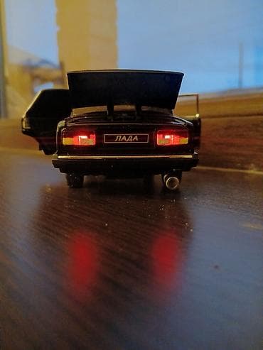 velsopet 24: LADA klassik sedan modeli – metal oyuncaq avtomobil - Miqyas: təxmini — 4
