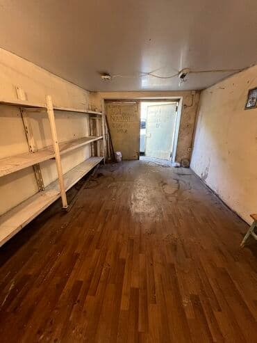 Kirayə qaraj: Qeyri-yaşayış təyinatlı qapalı qaraj/anmabar sahəsi. Xüsusiyyətlər: - — 1