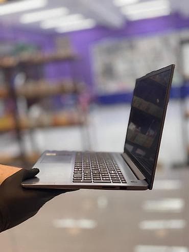 elden ring: ◽Model : Acer Aspire 3 ◽Prosessor : Intel Core I3-1305U ◽Ekran — 2