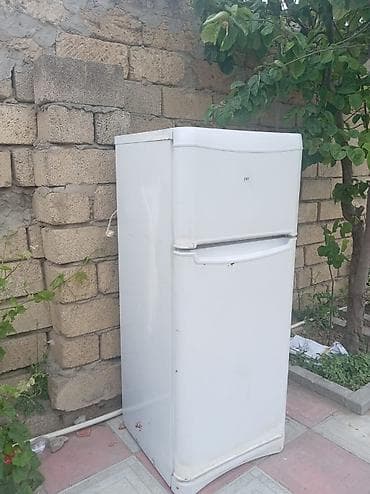 Soyuducular: İki qapılı məişət soyuducusu
40AZN USTA xerci var — 2