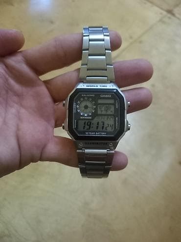 Casio World Time digital qol saatı Xüsusiyyətlər: - Korpus