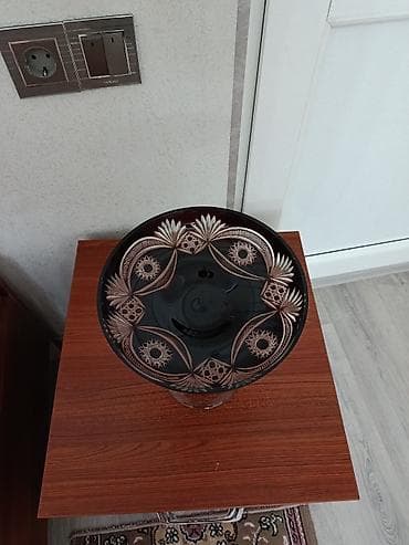 qab qaca: Kəsimli bəzəkli şüşə meyvə/gül qabı (ayaqlı) - Material: qalın şüşə — 2