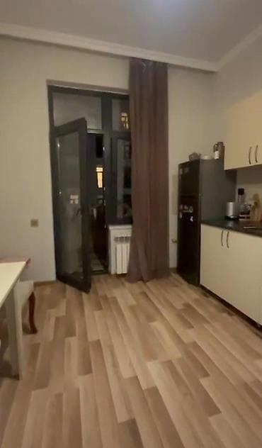 ev menzil: 28 May metrosunun tam yaxınlığında, şəhərin mərkəzində super təmirli — 4