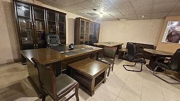 kuxna mebeller: 🩸MAYA 7545🩸 – Vitrin malı Ofis mebeli dəsti: - Geniş direktor masası — 1