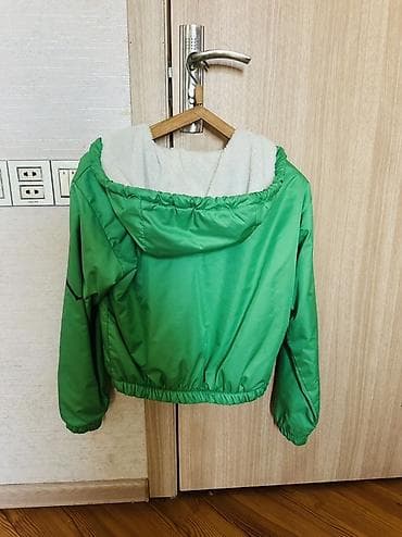 Верхняя одежда: Yüngül qışlıq/keçid fəsli kapüşonlu jaket - Rəng: Yaşıl - Ön hissə — 3