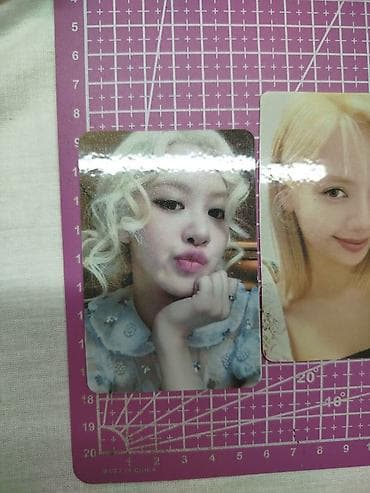 K-pop fotokartları (idol fotocard seti) əllə işlənilip əsla bükülmür — 3