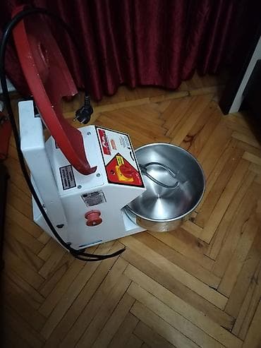 İstehsal avadanlığı: 5 kiloluq un üçün enerjiyə qə aətli istifadəli Super Mixer, xəmir — 6