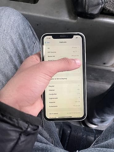 ipon 12: IPhone Xr, 128 GB, Qara, Face ID — 3
