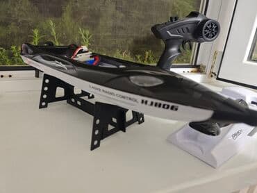 Hovuzlar: Pultla işləyən gəmi 35km/saat sürətlə hərəkət edir. Tərs çevrildikde — 8