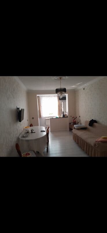 2 комнатные квартиры продажа: Satılır: 2 otaqlı mənzil (studia tipli zal-mətbəx) Xüsusiyyətlər: - — 2