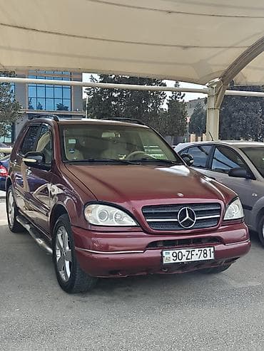 vito disk: - Növ: SUV, 5 qapı - Korpus rəngi: tünd qırmızı/bordo - Salon: açıq — 6