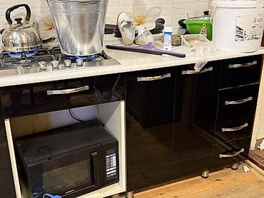 ag metbex mebelleri: Mətbəx mebel dəsti - Üst modullar: krem rəngli, parlaq örtüklü — 2