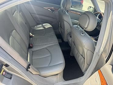 mersedes acari: Mercedes-Benz E-Class: 3.2 l | 2004 il Sedan — 8