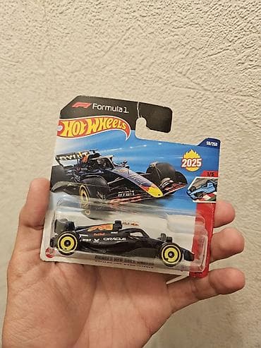Digər oyuncaqlar: Max Verstappen imzalı F1 Redbull Hotwheels.Video və şəkil var.Real — 1